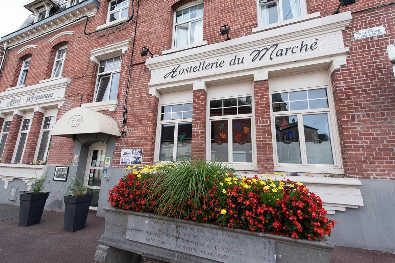 Logis Hostellerie du Marché Le Cateau-Cambresis Esterno foto